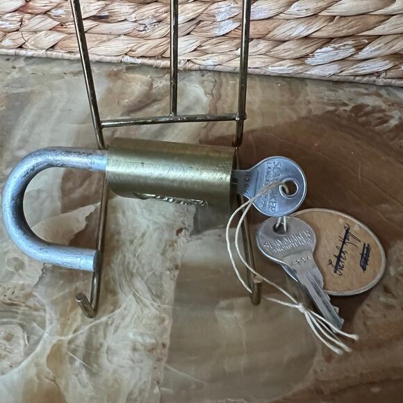 Slaymaker Super lock with 2 Keys - Picture 4 of 4